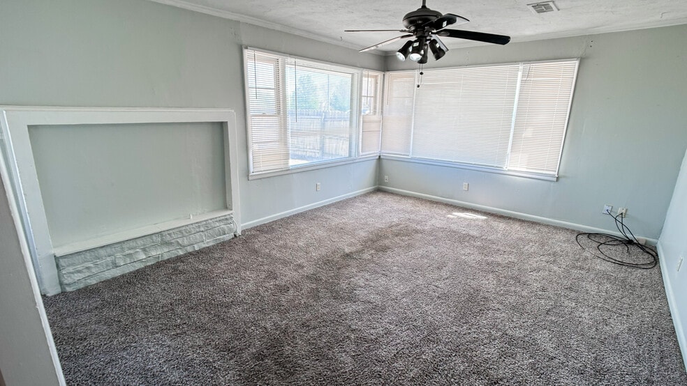 More Photos Of 1104 N Scott Ave, Belton Apartments For Sale
