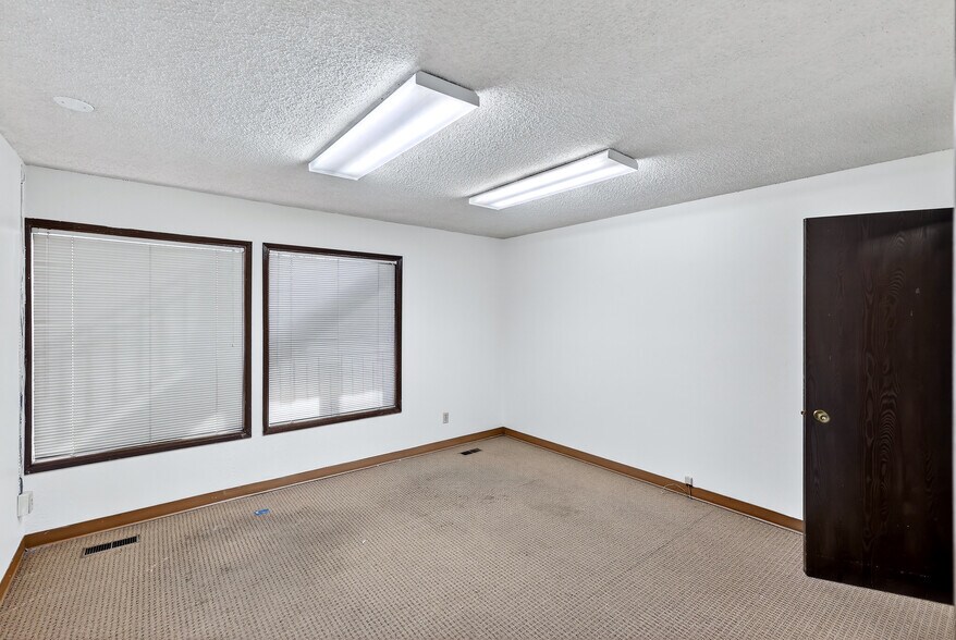 More Photos Of 524 N Mullan Rd, Spokane Loft Creative Space For Sale