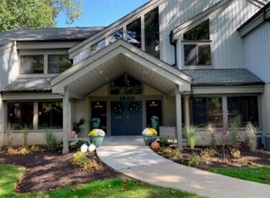 More Photos Of 1680 Akron Peninsula Rd, Akron Office Residential For Lease