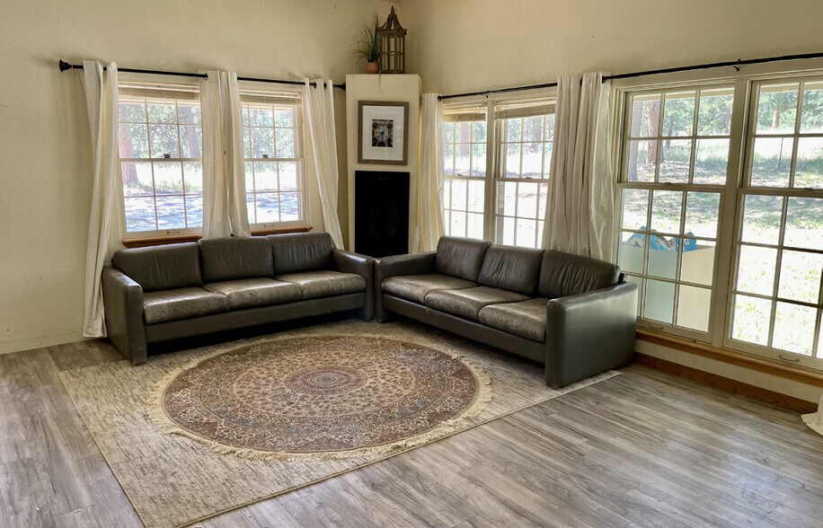 More Photos Of 245 Perry Park Ave, Larkspur Office For Sale