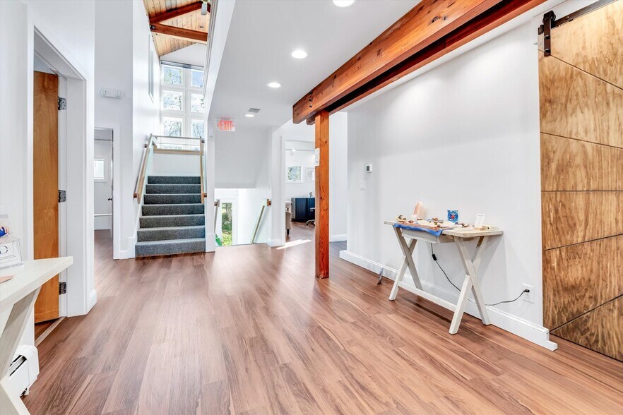 More Photos Of 1049 Main St, West Barnstable Medical For Sale