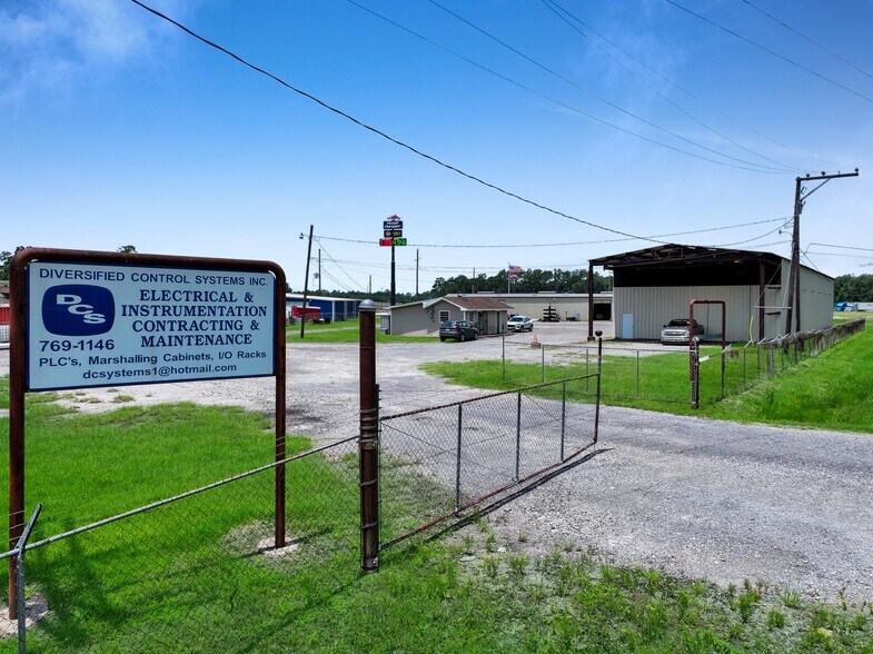 More Photos Of 4810 Evangeline Dr, Vidor Service For Sale