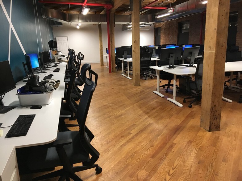 More Photos Of 128 Sterling Rd, Toronto Office For Lease
