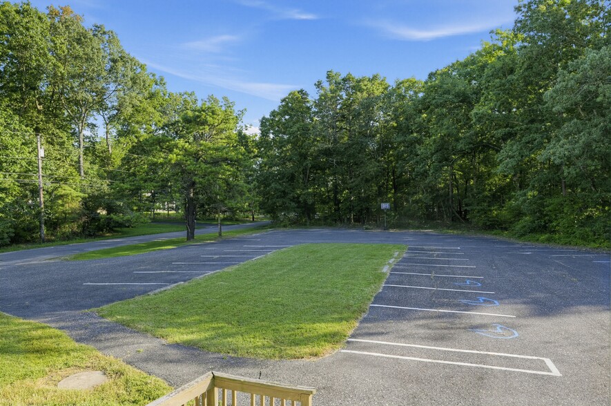 More Photos Of 1110 Coles Mill Rd, Williamstown Specialty For Sale