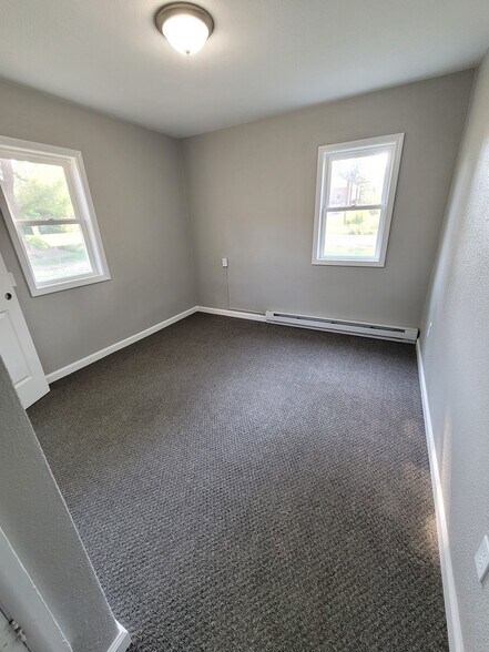 More Photos Of 1351 Iowa Ave SE, Huron Apartments For Sale