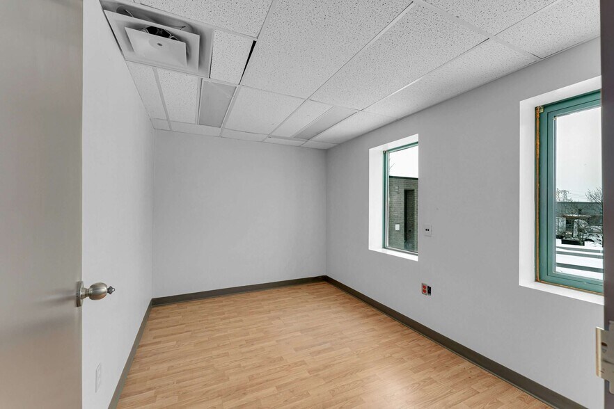 More Photos Of 10 Binnington Crt, Kingston Distribution For Sale