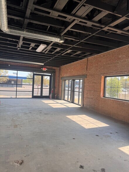 More Photos Of 1215 E Van Buren St, Phoenix Restaurant For Sale