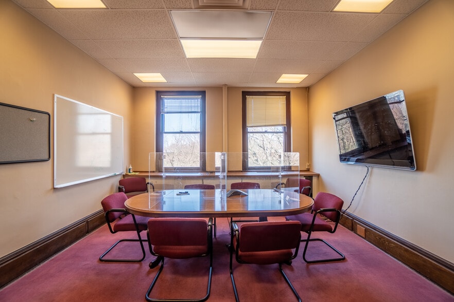 More Photos Of 1975 Noble Rd, East Cleveland Office Residential For Lease