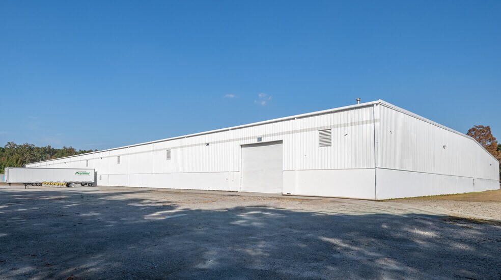 More Photos Of 198 Gulfstream Rd, Savannah Warehouse For Lease