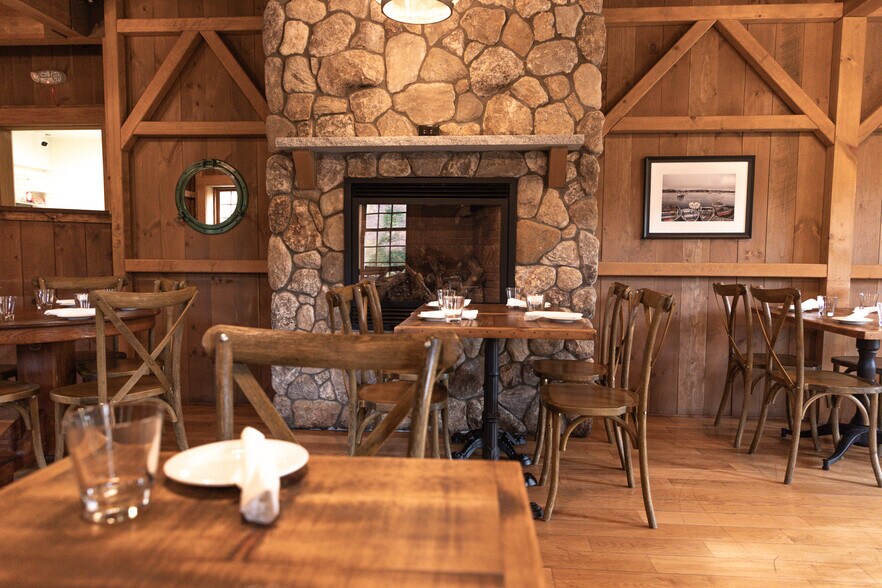 More Photos Of 262 Shore Rd, Ogunquit Restaurant For Sale