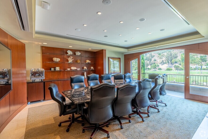 More Photos Of 5505 Cancha De Golf, Rancho Santa Fe Office For Sale