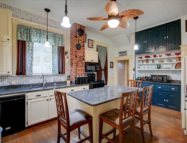 More Photos Of 318 Quapaw Ave, Hot Springs Hospitality For Sale