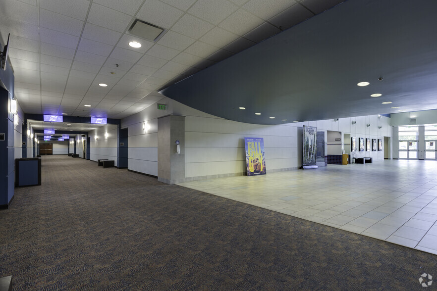 More Photos Of 4345 W New Haven Ave, Melbourne Movie Theatre For Sale