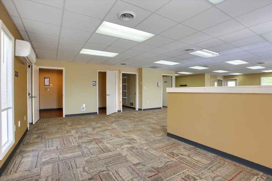More Photos Of 55 W Shortcut Rd, Newport Loft Creative Space For Sale