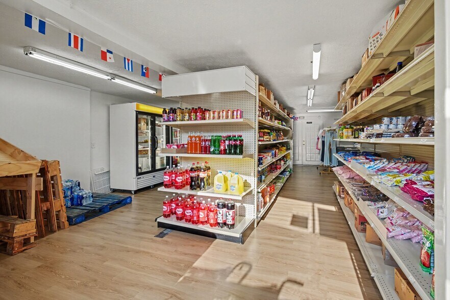 More Photos Of 8611 Reading Rd, Cincinnati Freestanding For Sale