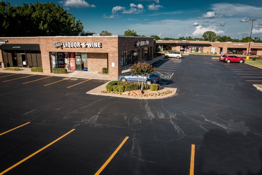 More Photos Of 8005-8316 S Sheridan Rd, Tulsa Unknown For Lease