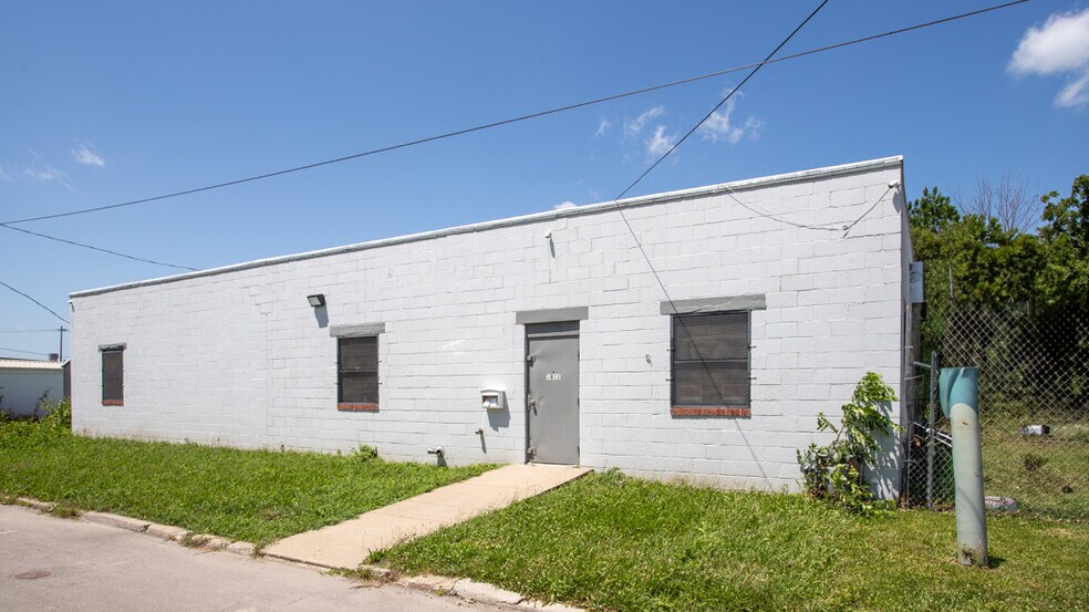 More Photos Of 3812 Bennington Ave, Kansas City Industrial For Sale