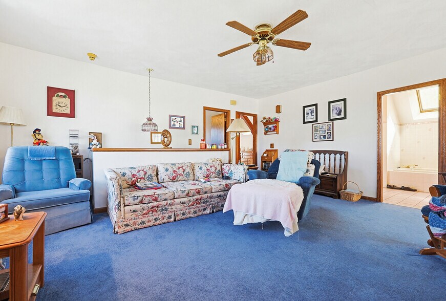 More Photos Of 1501 Lonsdale Ave, Lincoln General Retail For Sale