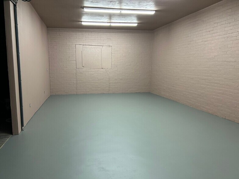 More Photos Of 618 W Colton Ave, Redlands Flex For Lease