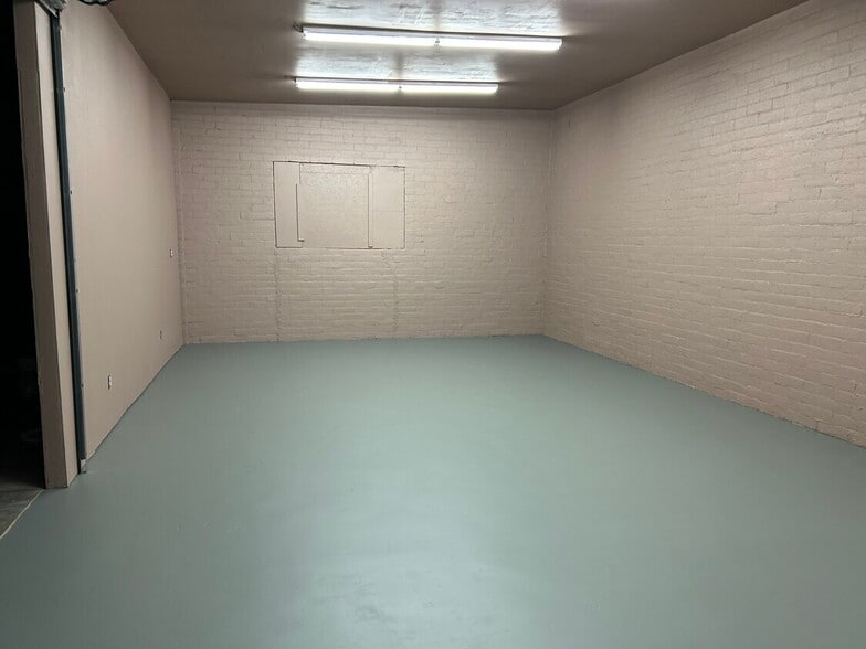 More Photos Of 620 W Colton Ave, Redlands Flex For Lease