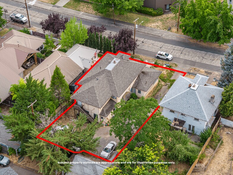 More Photos Of 807 NW 5th St, Grants Pass Apartments For Sale