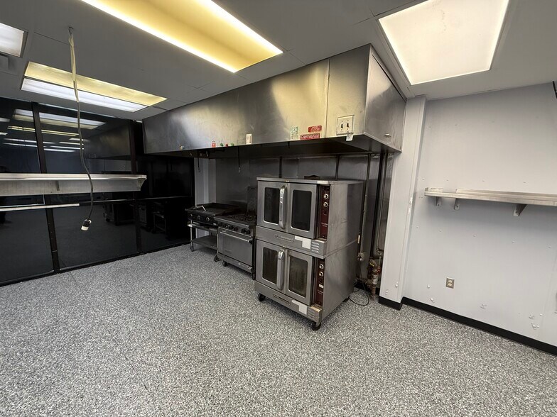 More Photos Of 1129 Corporation Pky, Raleigh Showroom For Lease