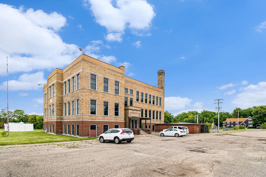 Primary Photo Of 485 SW Capital Ave, Battle Creek Religious Facility For Sale