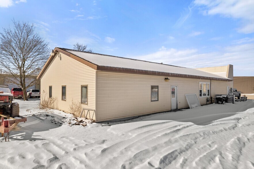 More Photos Of 110 N Bronson Ave, Big Rapids Office For Sale