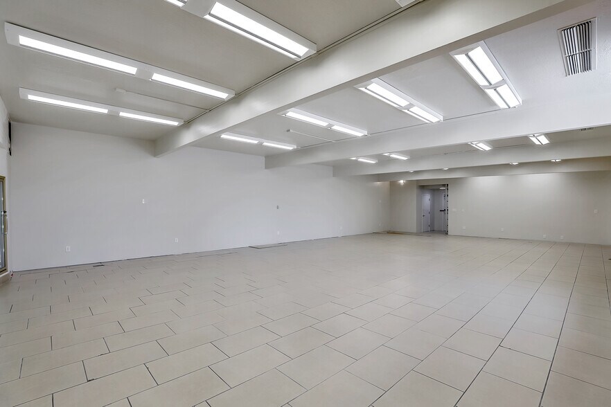 More Photos Of 190 Washington Blvd, Fremont Freestanding For Lease