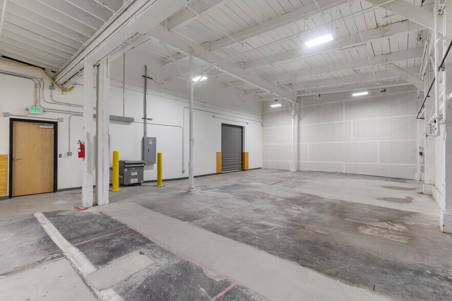 More Photos Of 35 S Hanford St, Seattle Warehouse For Lease