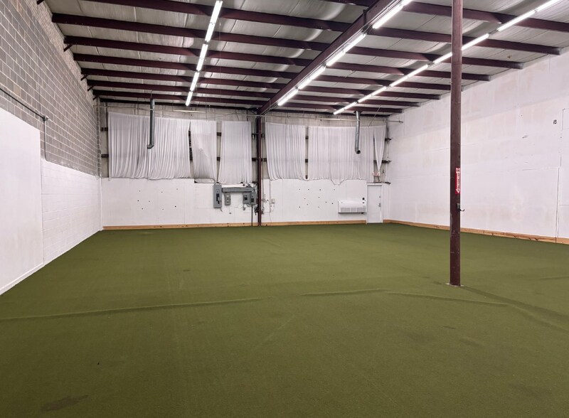 More Photos Of 280 Snow Dr, Birmingham Light Distribution For Lease