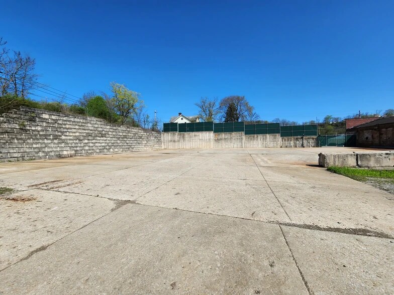 More Photos Of 10830 Glass St, North Huntingdon Warehouse For Lease