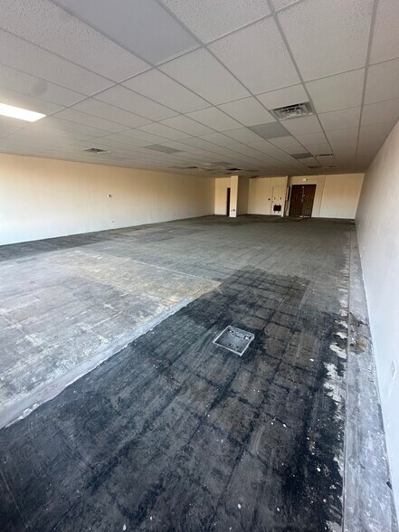 More Photos Of 10890 E Dartmouth Ave, Aurora Storefront For Lease