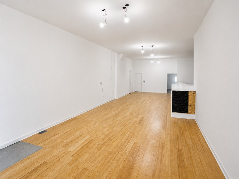 More Photos Of 8714 S Commercial Ave, Chicago Apartments For Lease