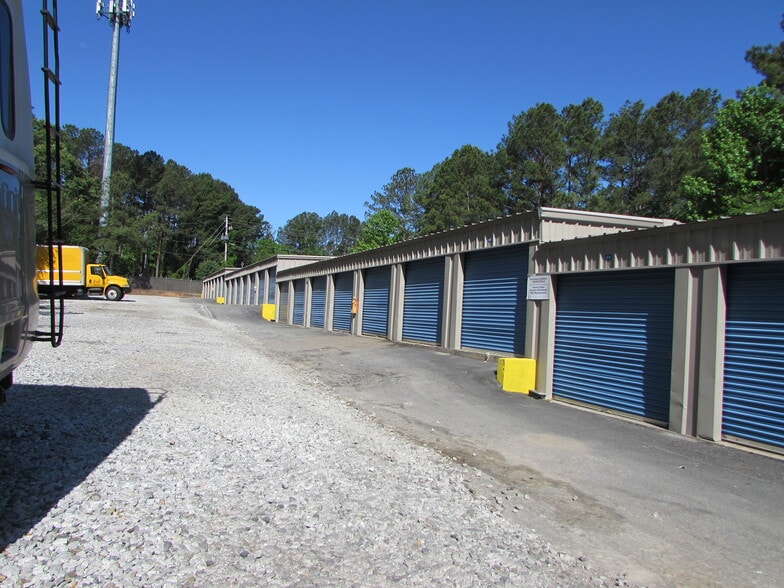 Primary Photo Of 127 Commerce St, Fayetteville Self Storage For Sale