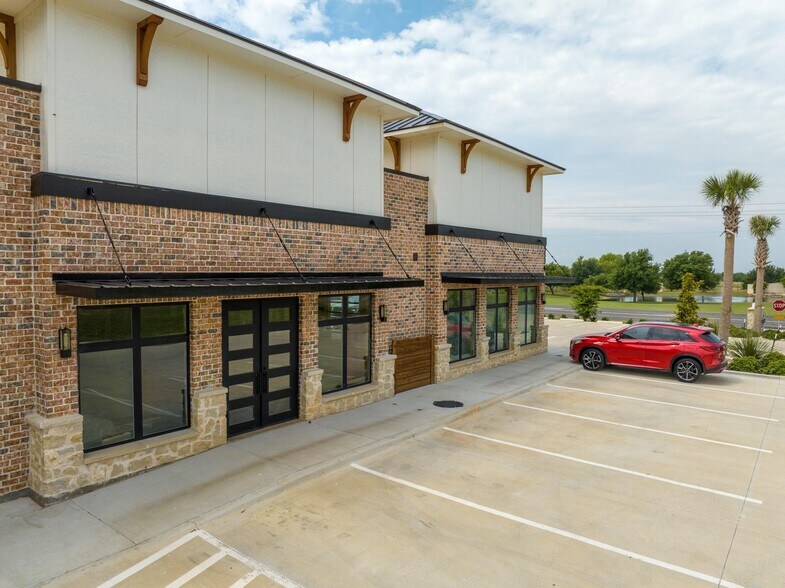 More Photos Of 5536 FM 933 #101, Whitney Flex For Lease