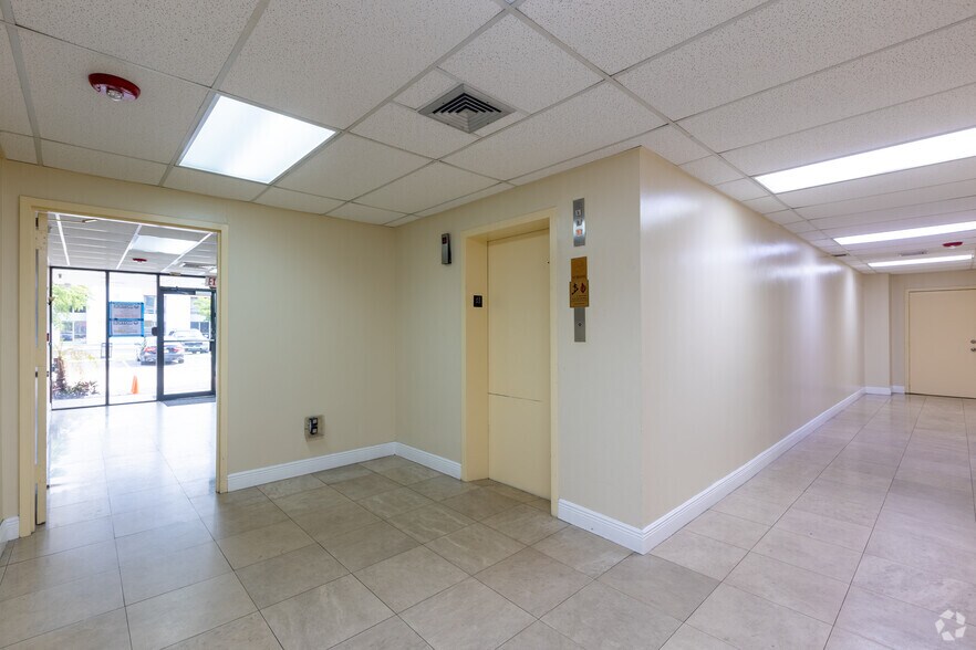 More Photos Of 540 NW 165th St, Miami Office For Lease
