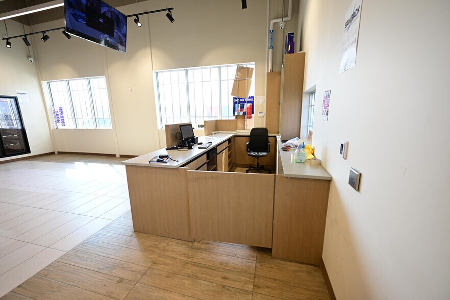 More Photos Of 28 Strathmoor Dr, Sherwood Park Freestanding For Lease