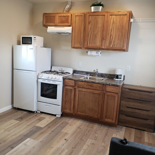 More Photos Of 1314 W Pierce St, Burns Trailer Camper Park For Sale