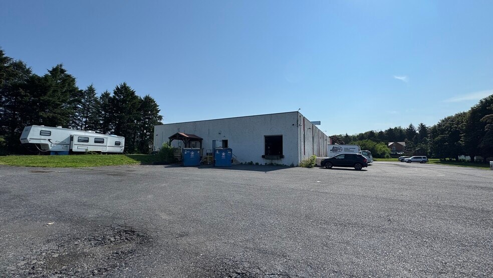 More Photos Of 231 Moorestown Dr, Bath Manufacturing For Sale