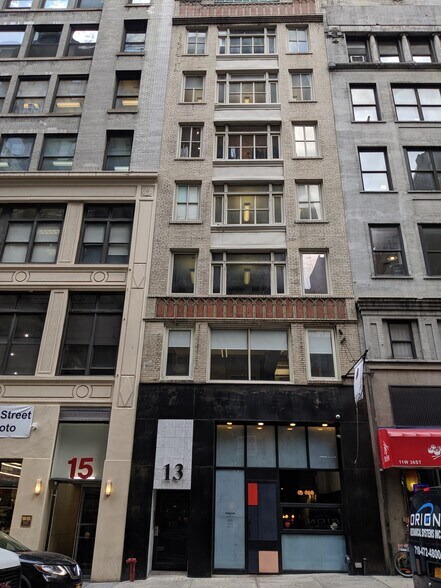More Photos Of 13 W 36th St, New York Loft Creative Space For Lease