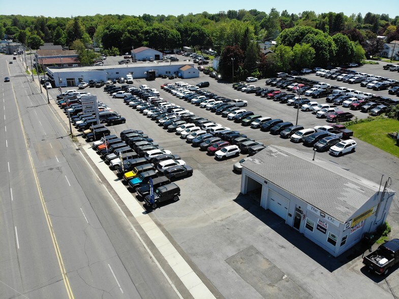 More Photos Of 420 W 1st St, Oswego Auto Dealership For Sale