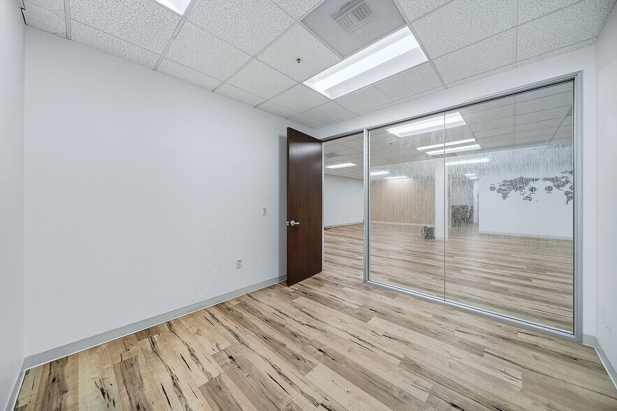 More Photos Of 1520 Bridgegate Dr, Diamond Bar Office For Lease