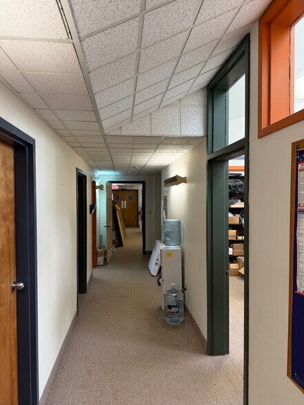 More Photos Of 104 Woodward Hill Rd, Edwardsville Office For Sale