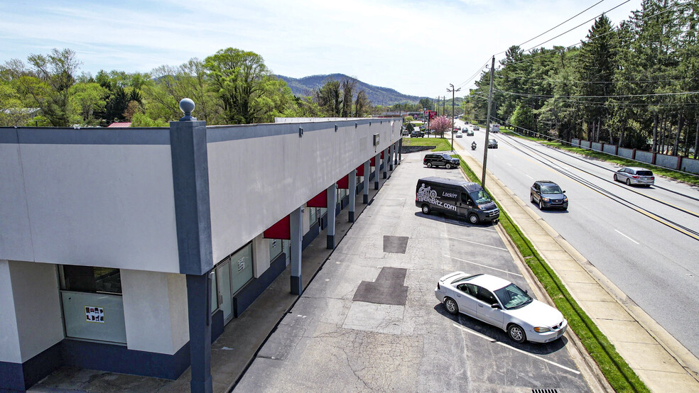 Primary Photo Of 582 Hendersonville Rd, Asheville General Retail For Lease