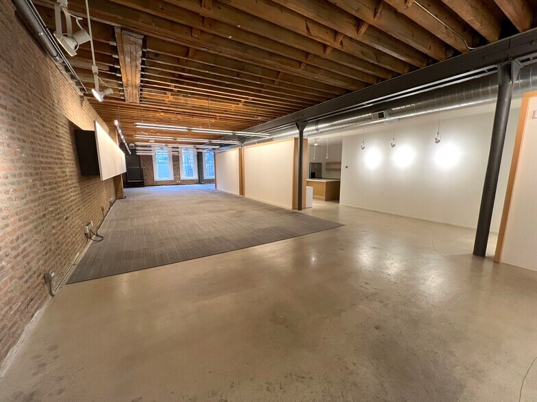 More Photos Of 108-110 W Kinzie St, Chicago Office Residential For Sale