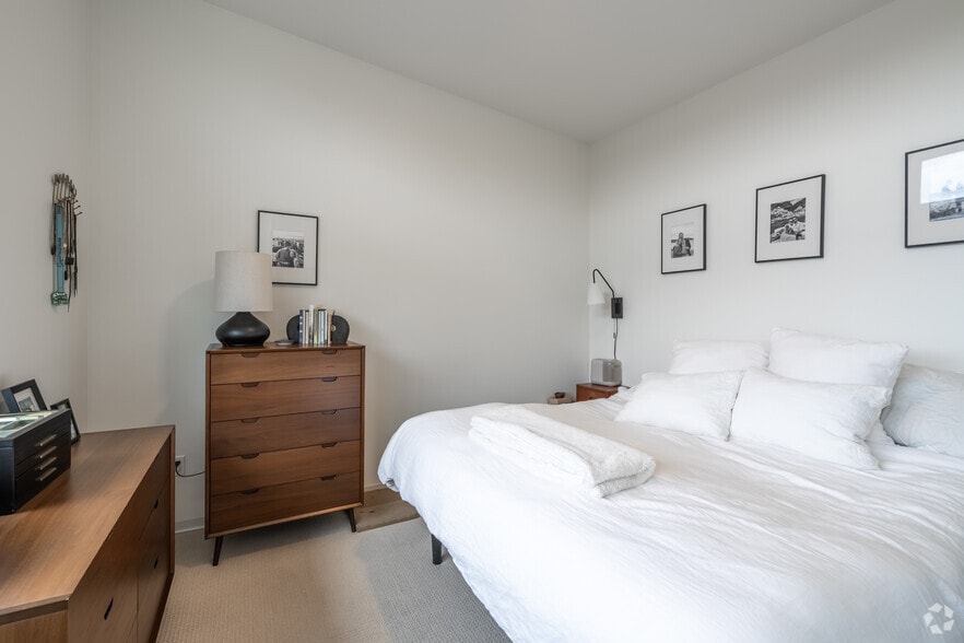 More Photos Of 3402 15th Ave W, Seattle Apartments For Sale