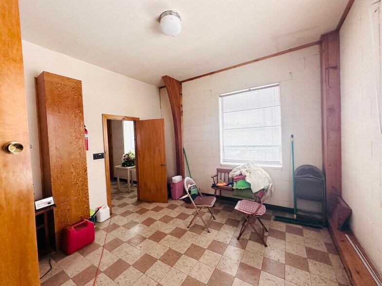 More Photos Of 8620 Wornall, Kansas City Religious Facility For Sale