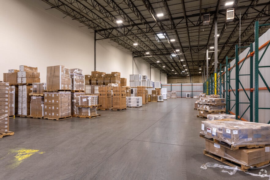 More Photos Of 2470 Airport Blvd, Aurora Distribution For Lease