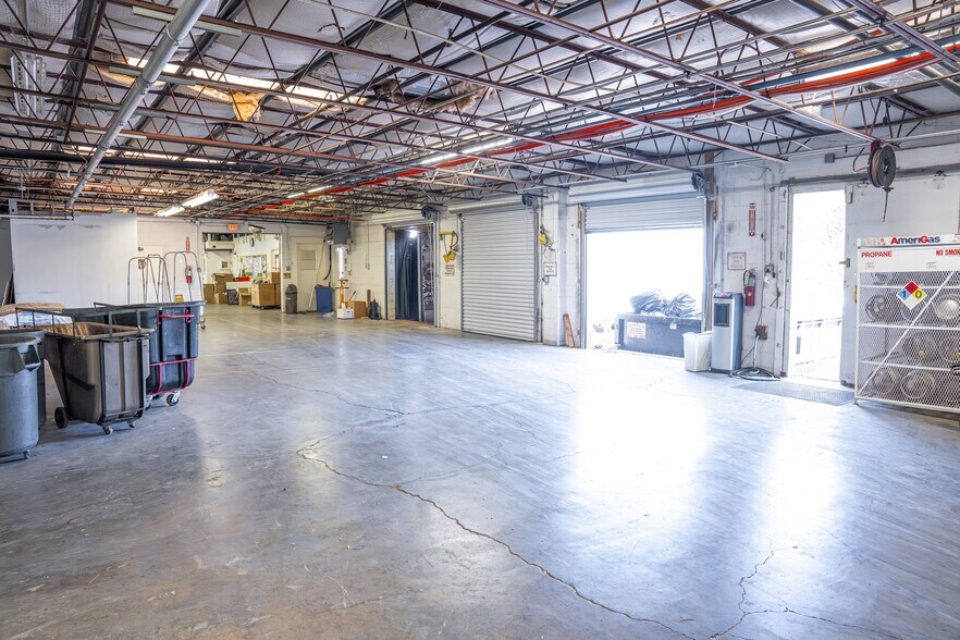 More Photos Of 700 Dalen Ln, Knoxville Distribution For Lease